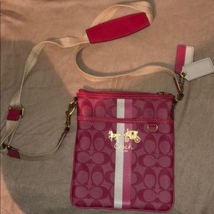 Coach pink crossbody bag! Excellent condition